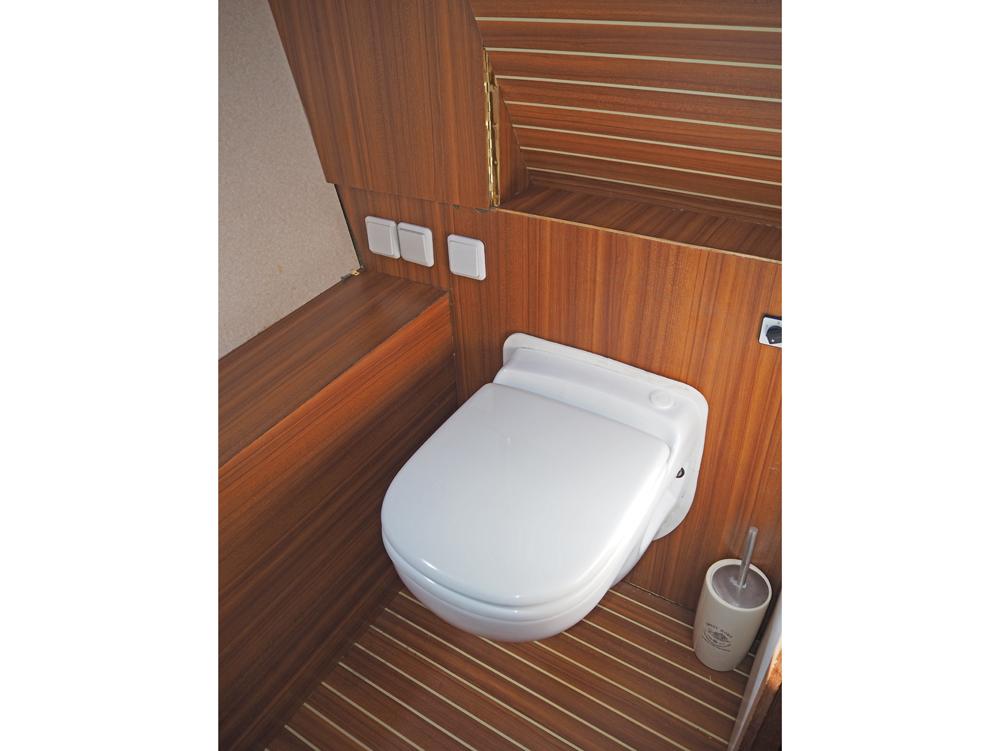 Aft cabin, Accommodation